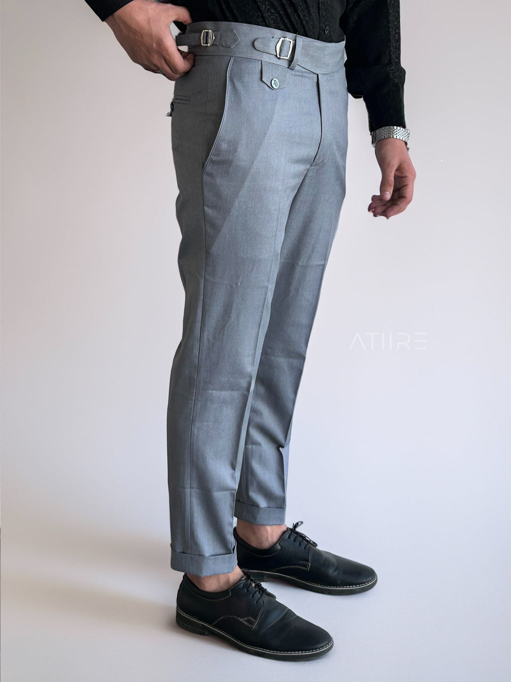 ASH GREY SINGLE PLEATED BUCKLE GURKHA PANTS