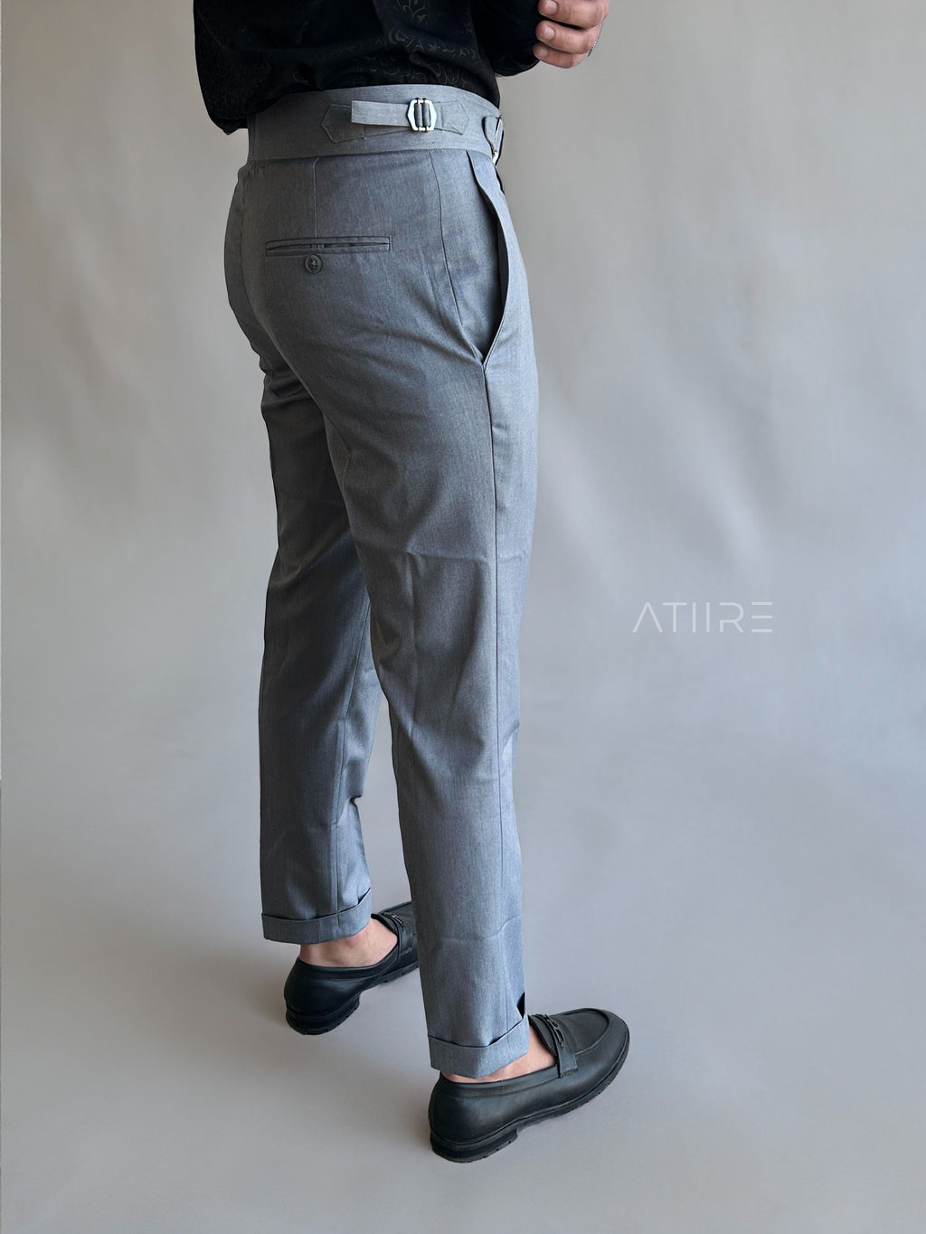 ASH GREY SINGLE PLEATED BUCKLE GURKHA PANTS